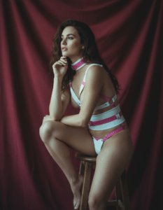 Conjunto-Barboe8-233x300 Arneses de Cuero Femeninos:El Complemento de Moda